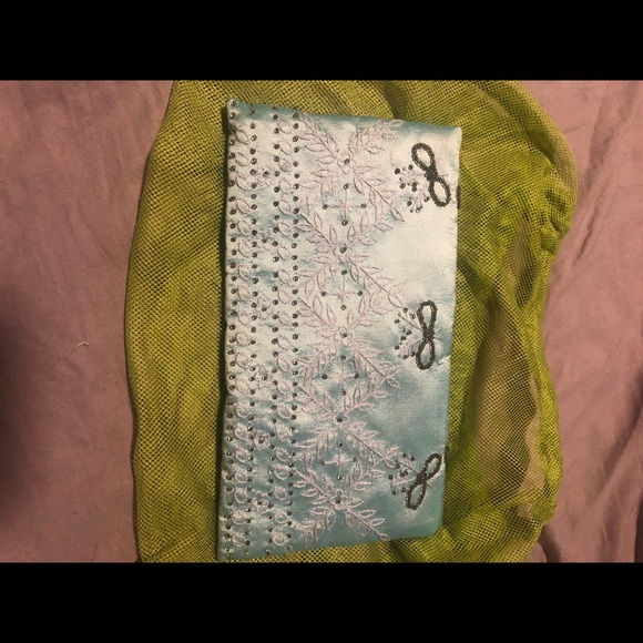 Clutch - Picture 2 of 4